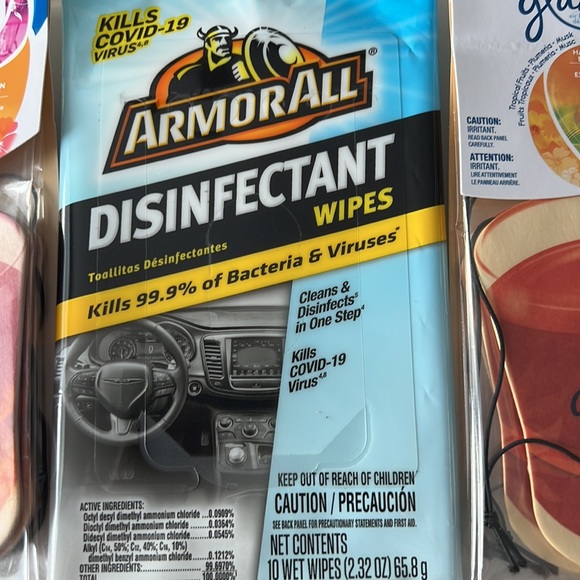 Glade and Armor All Car Set (6) Bundle Pack of Glade Car Fresheners - Picture 3 of 4